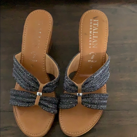 Sandals - Picture 2 of 4